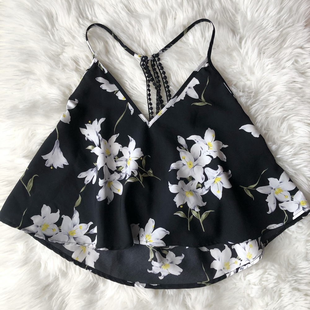 We seal floral crop top